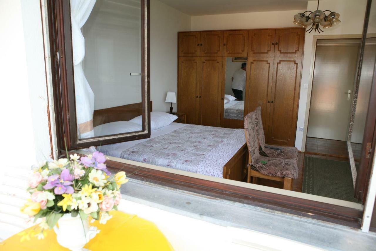 Rooms And Apartments Kurtovic Donji Seget Екстериор снимка