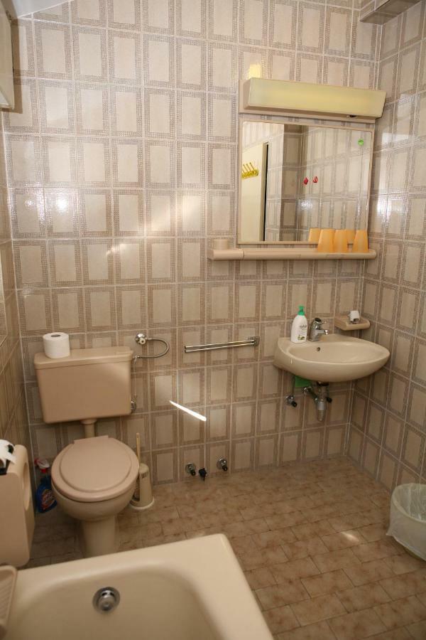 Rooms And Apartments Kurtovic Donji Seget Екстериор снимка